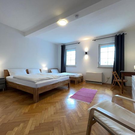 Uebernachten In Grosser Maisonette-Wohnung By Rabe Karlsruhe Esterno foto